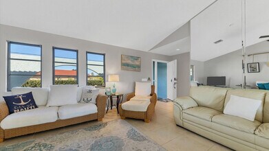 Building Photo - 830 Coronado Dr