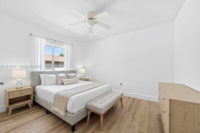 Building Photo - 300 NW 7th Ave