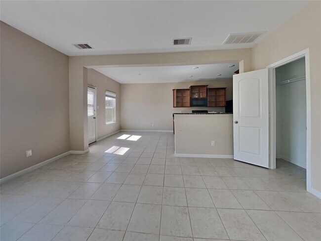 Building Photo - 108 Comanche Plns Rd