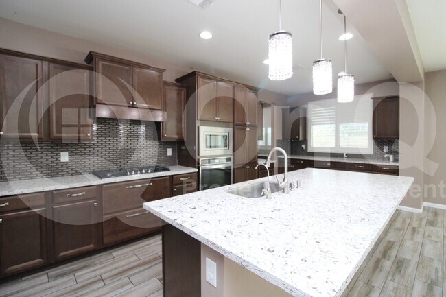 Building Photo - 3080 S Jasmine Dr