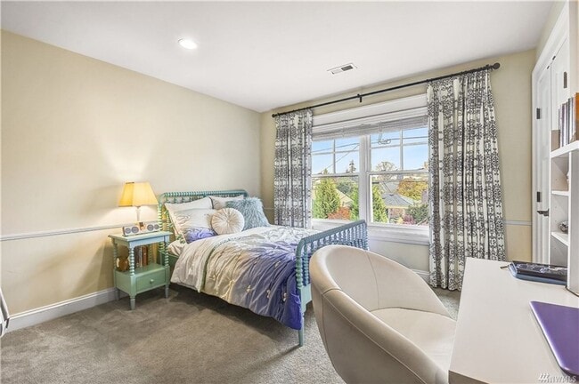 Building Photo - Beautiful 5-Bed Home in Sought-After Madison Park - Available 5/15/26