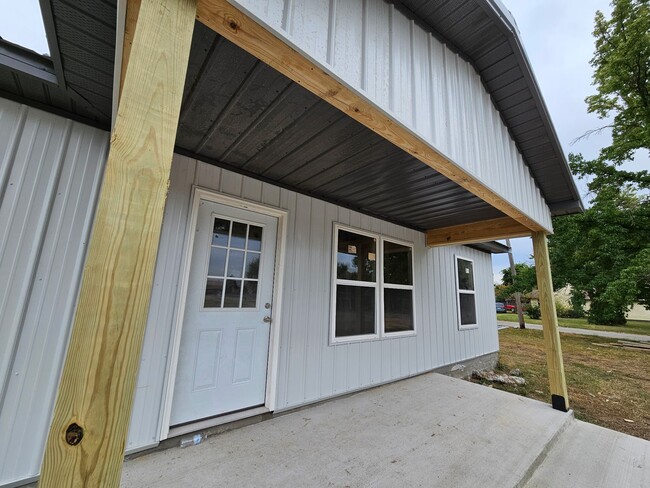 Building Photo - 1419 Old Willow St
