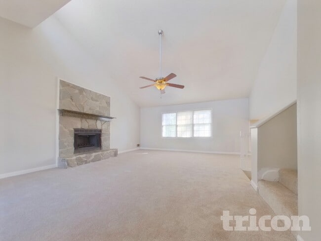 Building Photo - 286 MacLand Springs Dr