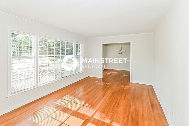 Foto del edificio - 3 Bedroom Pet-Friendly Home in Memphis, TN with Main Street Renewal