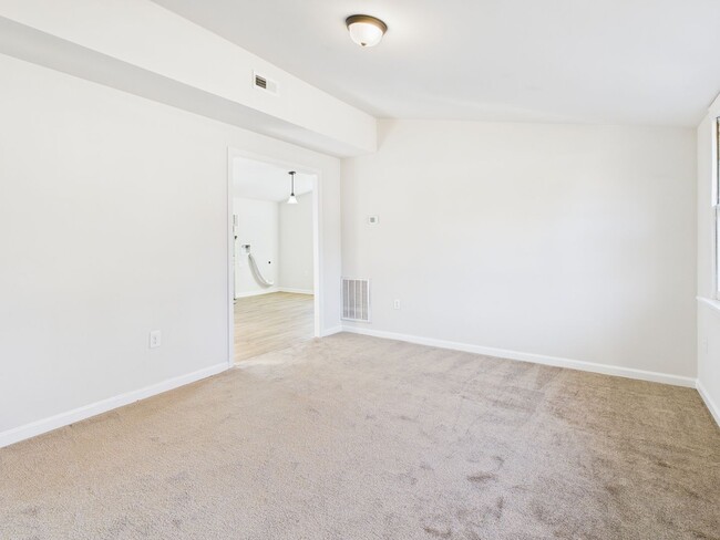 Foto del edificio - 6113 Ullswater Ave