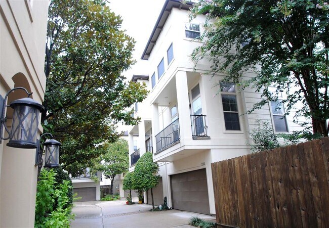 Building Photo - 230 Detering St