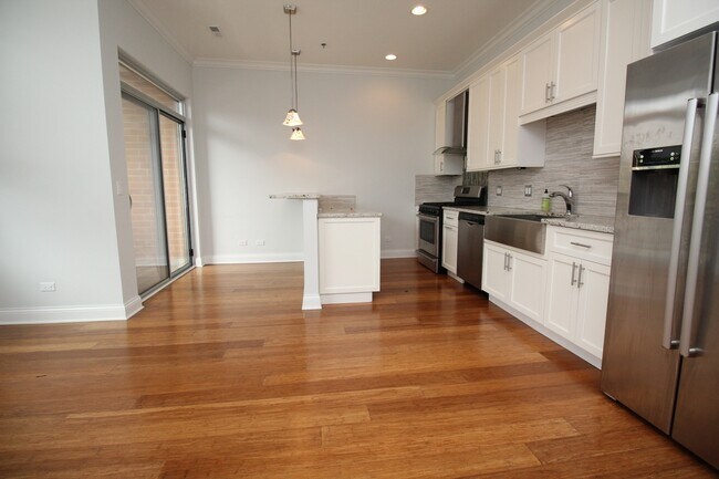 Foto del edificio - 1609 Warren Blvd