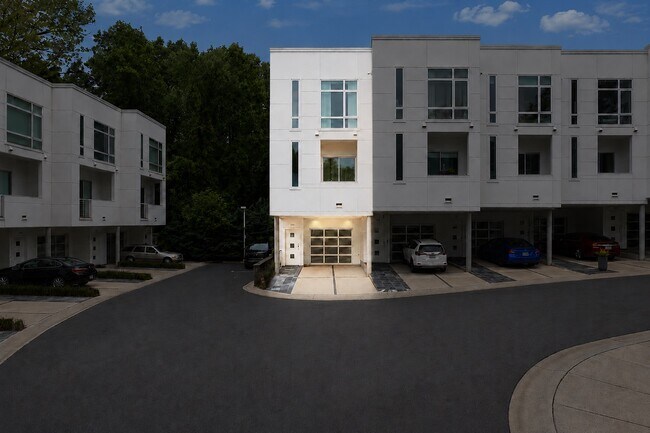 Building Photo - 350 Viburnum Way Ct
