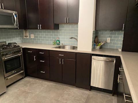 Kitchen - 333 E 34th St