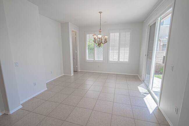 Building Photo - Spacious 4-Bedroom Pool Home in Saugus wit...