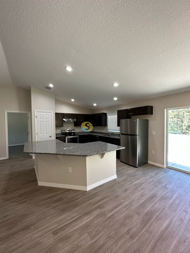Building Photo - 160 W Reef Ln