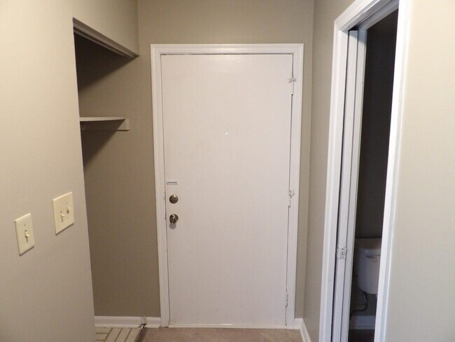 Building Photo - 409 Ridgewood Ln