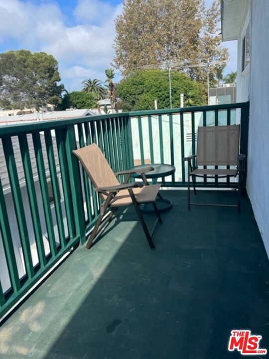 Private Deck - 2643 7th St