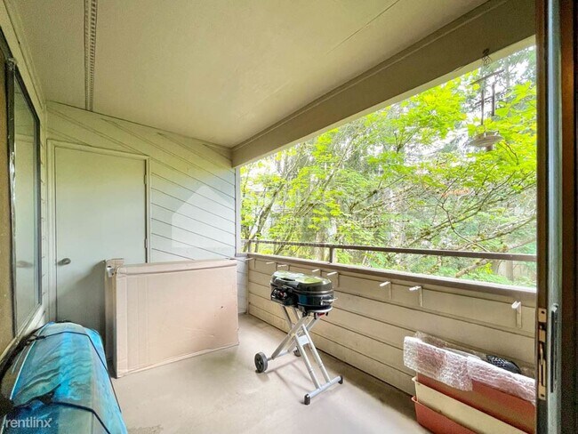 Building Photo - 2 br, 1.5 bath Condo - 15123 Sunwood Blvd ...
