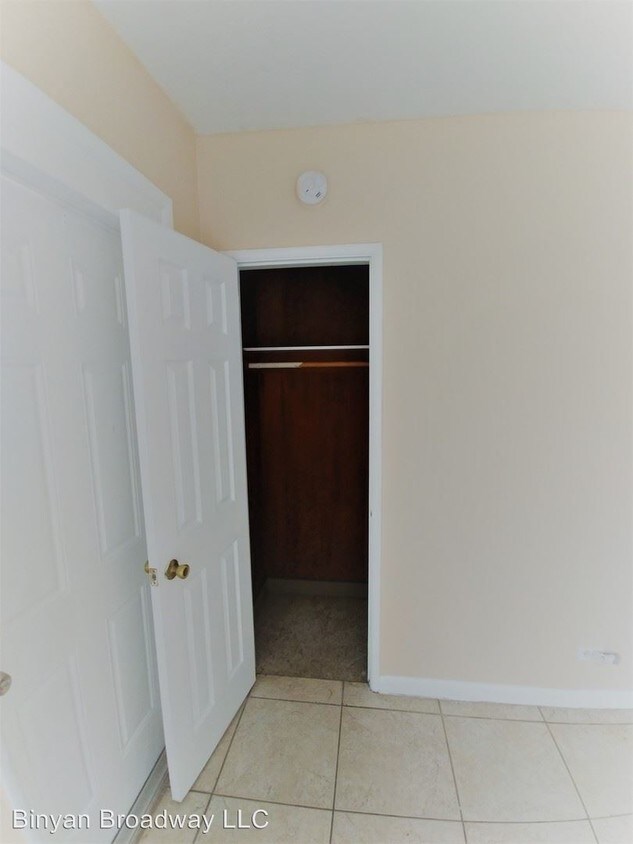 Building Photo - 3300 Broadway