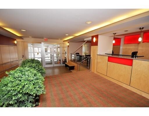 Foto del edificio - 1600 Beacon St