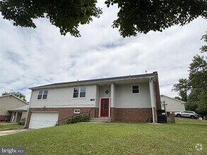 Building Photo - 1205 Kings Tree Dr