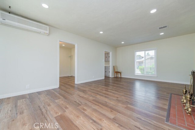 Foto del edificio - 9859 Howland Dr