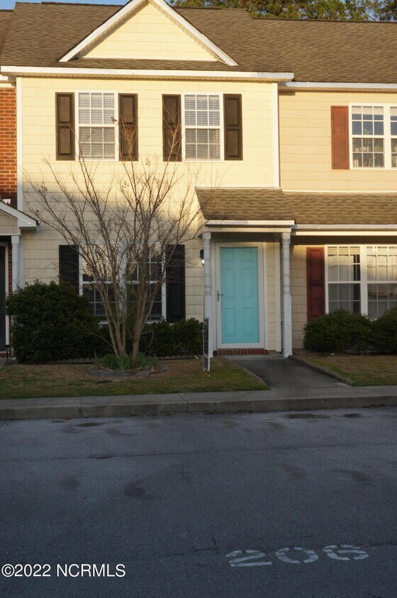 206 Springwood Dr, Jacksonville, NC 28546 Townhome Rentals in Jacksonville NC