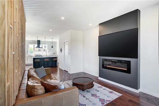 Building Photo - 6512 Adelphia St