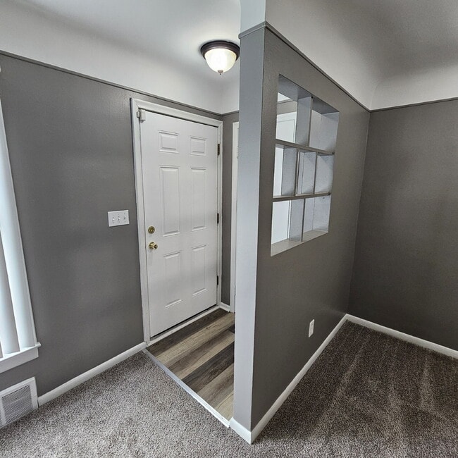 Building Photo - 3 Bedroom Updated Brick Ranch w/ 2 Car Attached Garage, Basement, Kitchen w/ All Stainless-Steel ...