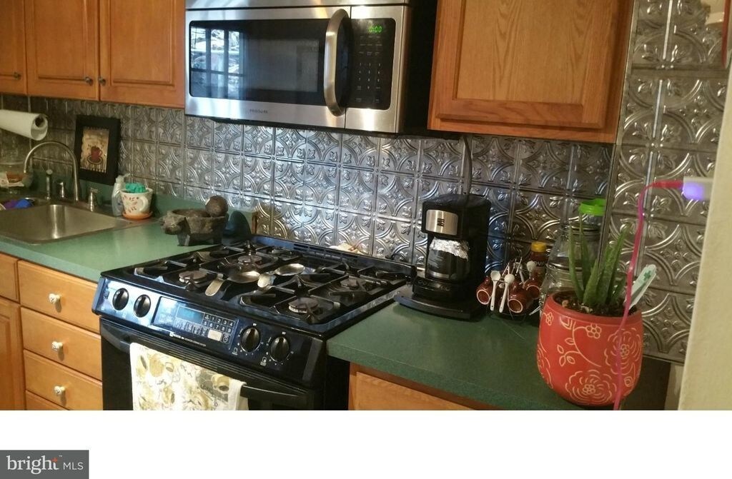 Foto del edificio - 1203 Pleasant St