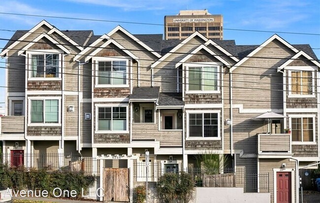 Building Photo - 2 br, 1.5 bath House - 4346 7th Ave NE Unit C