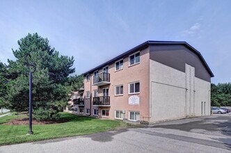 Building Photo - 375-375 Belsyde Ave E