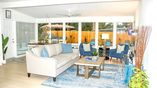 Foto del edificio - 3225 Pickfair St