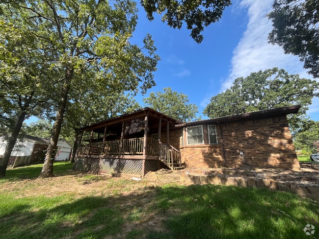 Building Photo - 22 Thornhill Dr