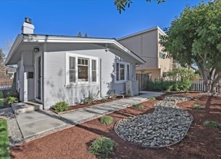 Building Photo - 1390 University Ave