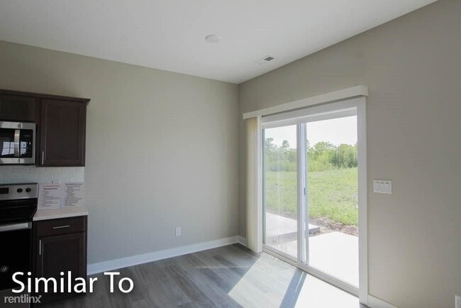 Building Photo - 3 br, 2.5 bath Townhome - Park Side Villas...
