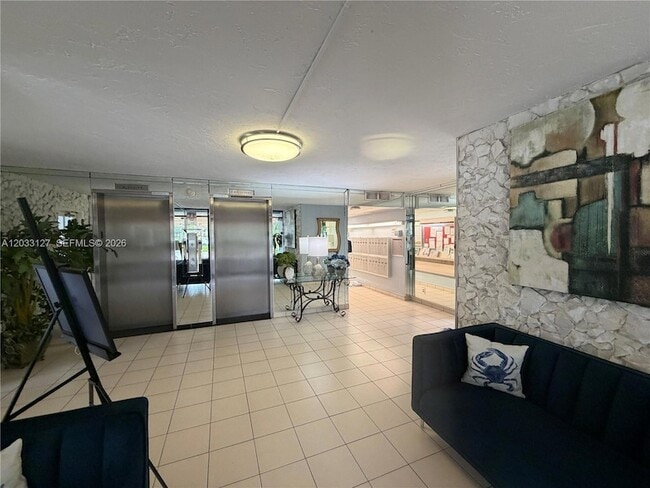 Foto del edificio - 3100 N Course Ln