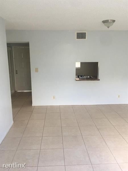 Building Photo - 2 br, 2 bath  - 3560 NW 114th Ter