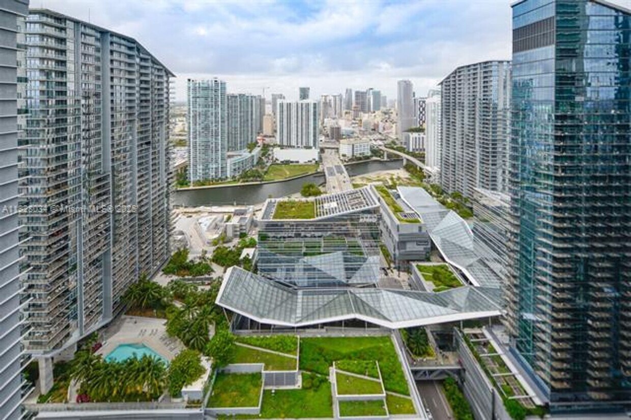 Photo - 45 SW 9th Street unit 4108 (A11828034)