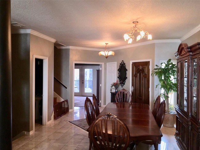 Building Photo - 321 Lakeside Ln