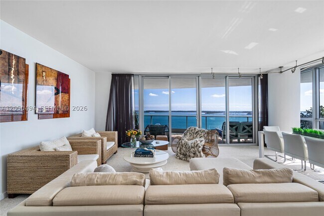 Foto del edificio - 1331 Brickell Bay Dr