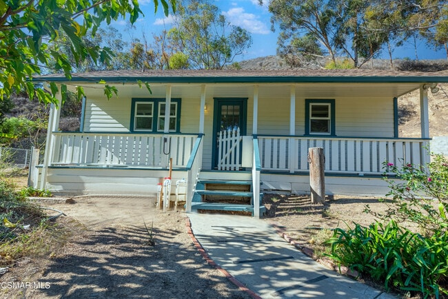 Building Photo - 641 W La Loma Ave