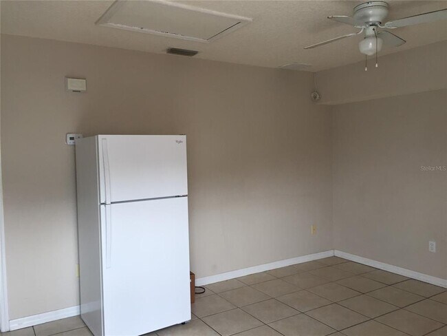 Foto del edificio - 2725 Fan Palm Dr