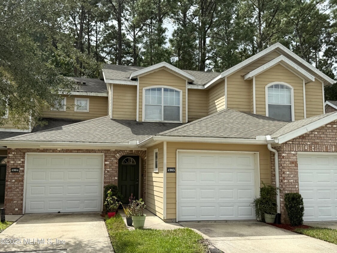 Foto principal - 10200 Belle Rive Blvd