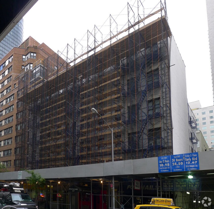 Primary Photo - 212 E 67th St