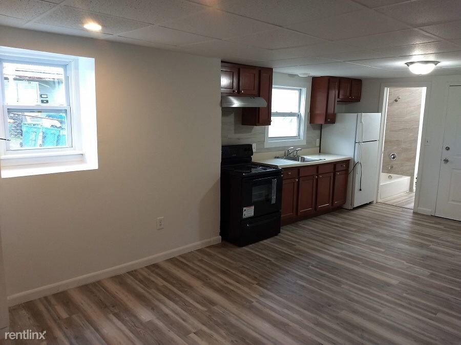 124 Alder St, Waterbury, CT 06708 Townhome Rentals in Waterbury CT