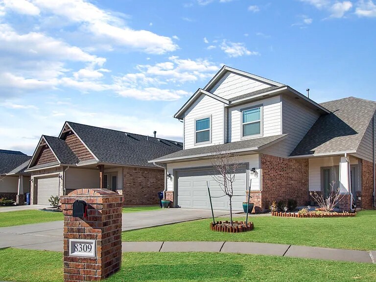 Foto principal - 8309 NW 137th St