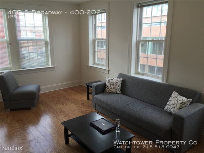 Building Photo - Cooper Village (400 S Broadway)