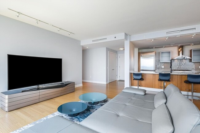 Building Photo - True Luxury Living_2b2b Condo at 340 On Th...