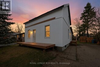 Building Photo - 170 Young St