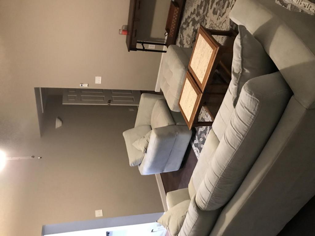 Primary Photo - 14839 Seven L Trail, Unit B