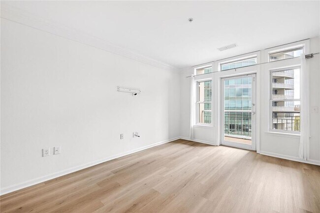 Foto del edificio - 3334 Peachtree Rd NE