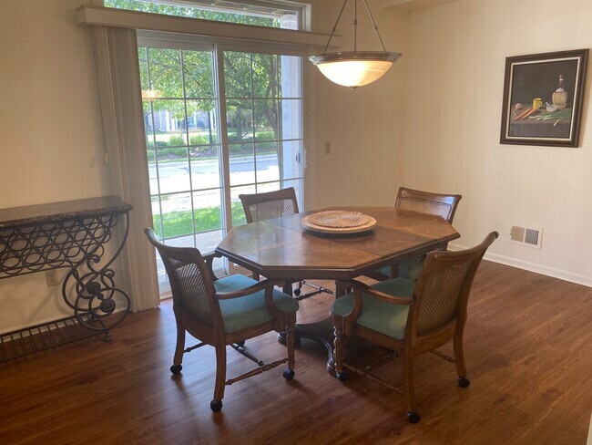 Foto del edificio - 1075 Alameda Blvd