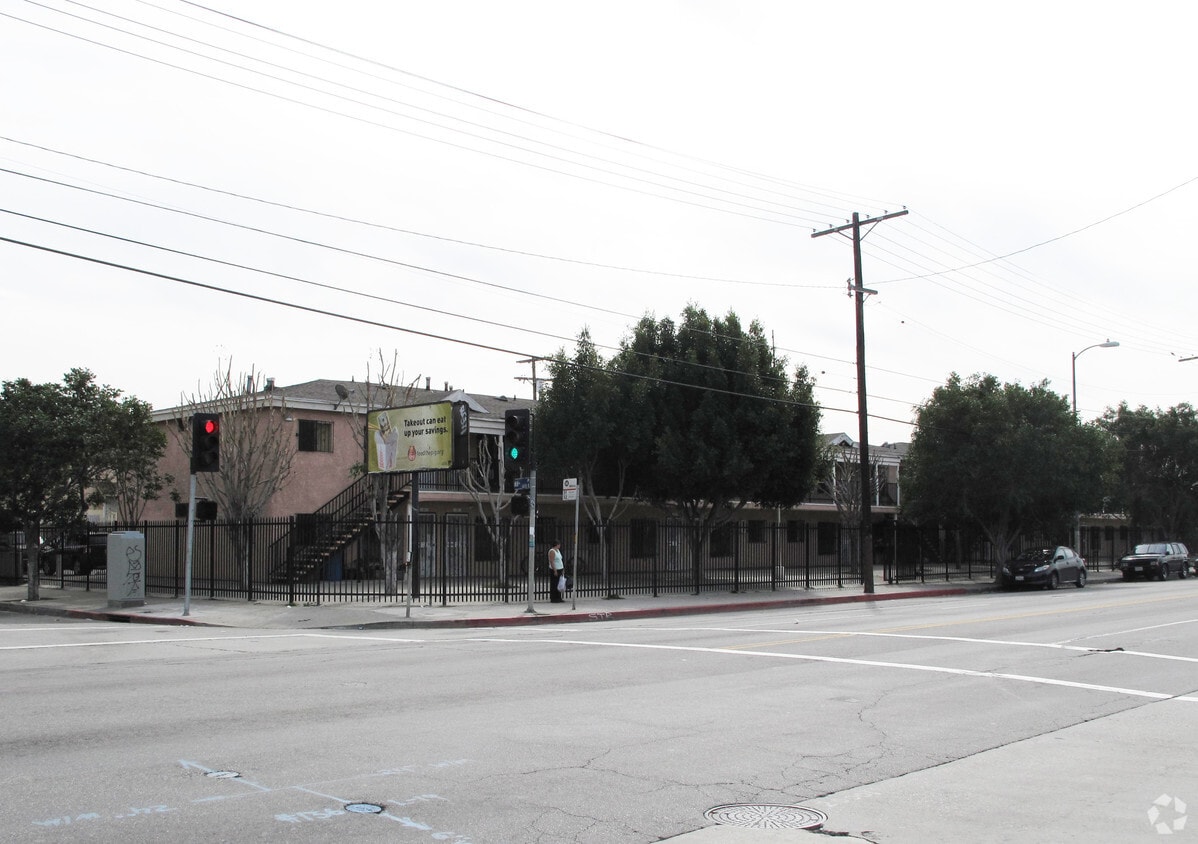 Building Photo - 8850-8866 Avalon Blvd